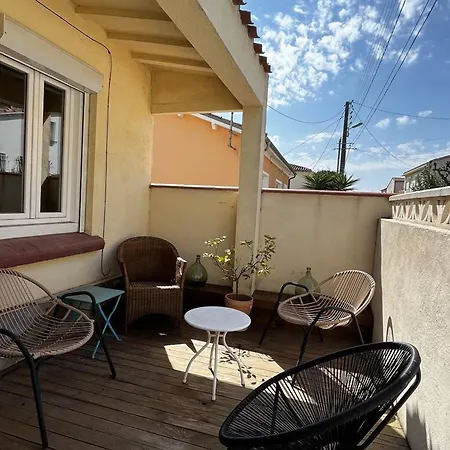 Maison A Proche De La Et Des Commodites - Fr-1-696-84 *
