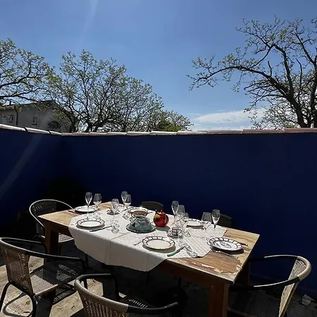 Maison A Proche De La Et Des Commodites - Fr-1-696-84