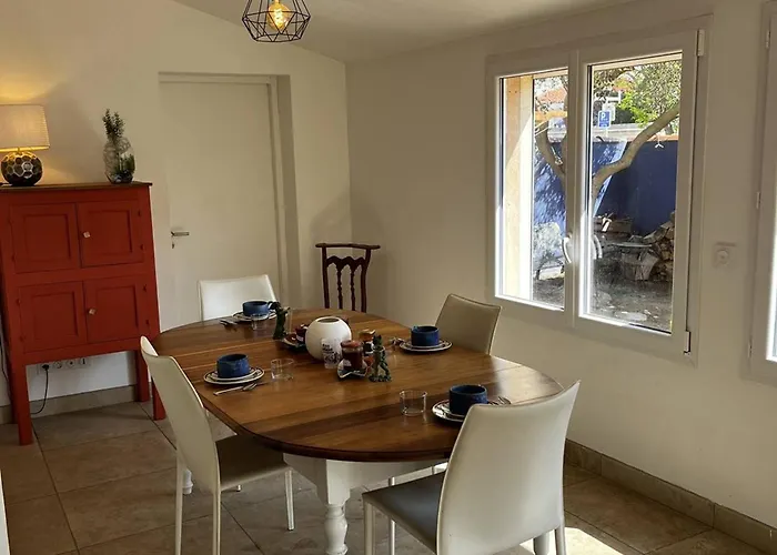 Prázdninový dům Maison A Proche De La Et Des Commodites - Fr-1-696-84 *