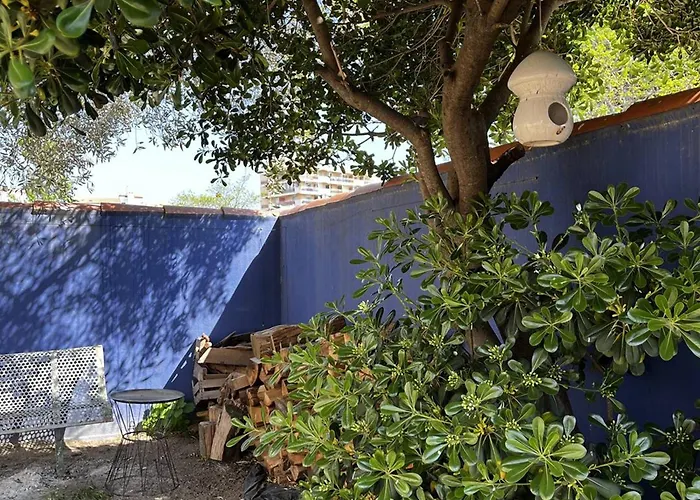 Maison A Proche De La Et Des Commodites - Fr-1-696-84 *