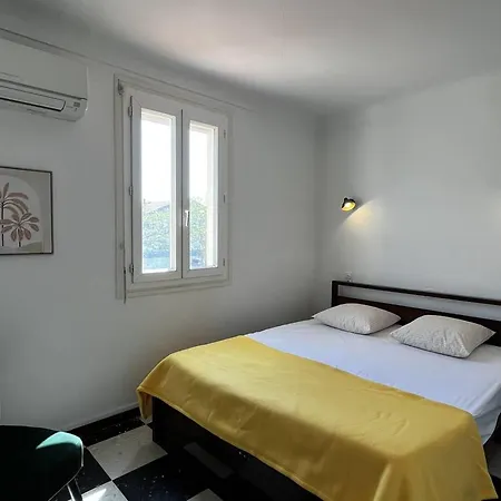 Maison A Proche De La Et Des Commodites - Fr-1-696-84 Feriehus