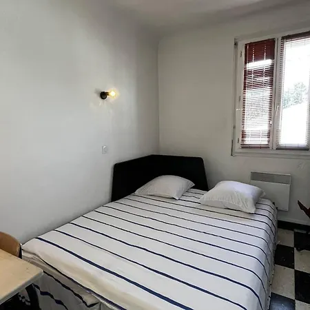 Maison à Proche De La Et Des Commodités - Fr-1-696-84 *
