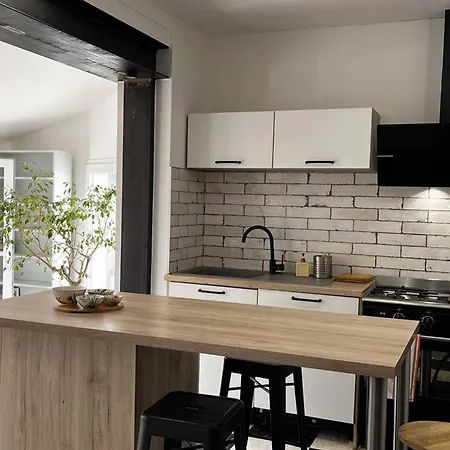 Maison à Proche De La Et Des Commodités - Fr-1-696-84 Casa vacanze *